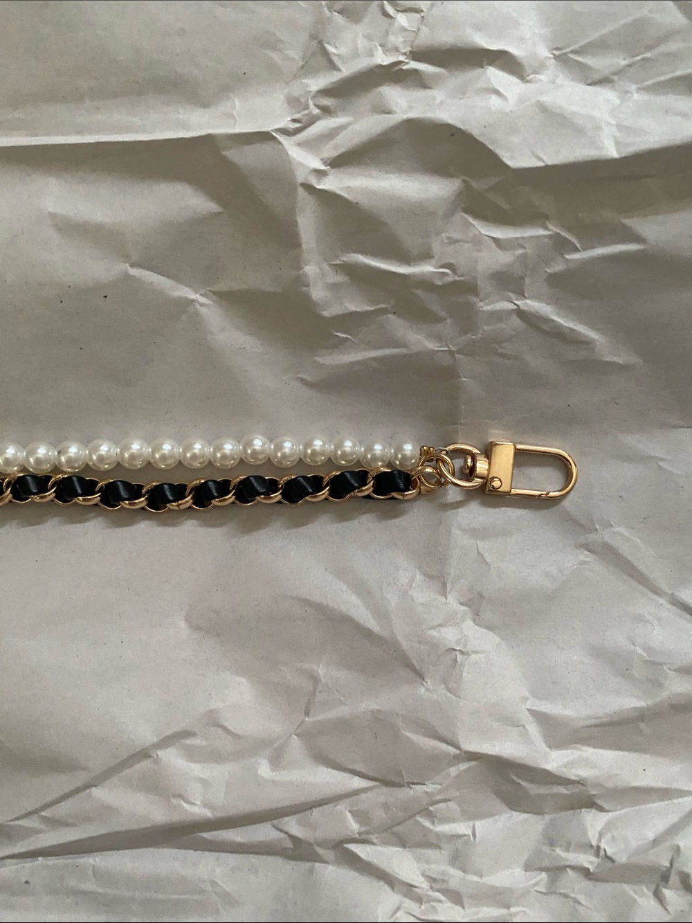 Pearl and Black purse Chain with Floral Charm - Picture 3 of 4